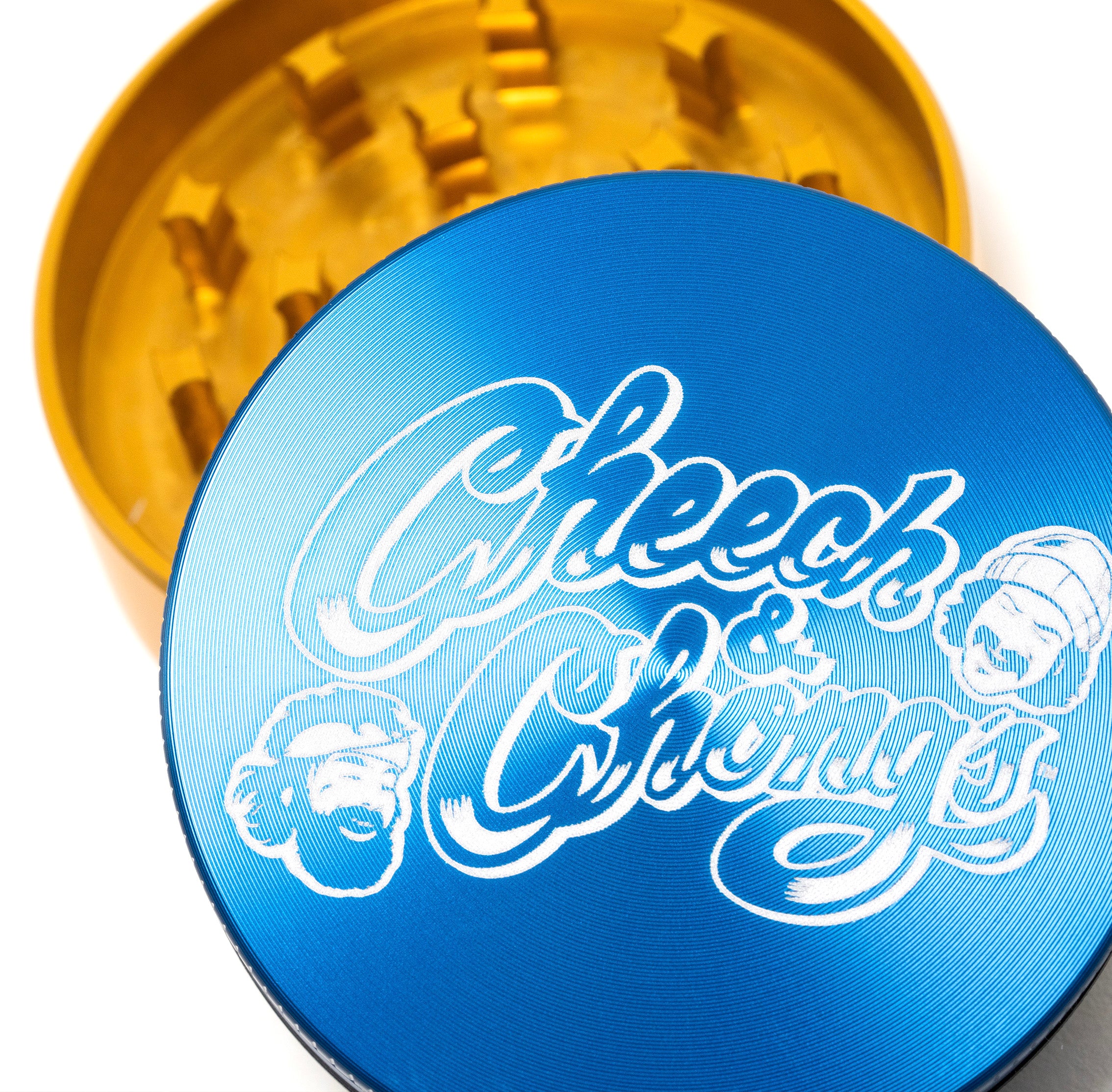 santa-cruz-shredder-cheech-chong-grinder-alu-2-parties-bleu-gold image 5