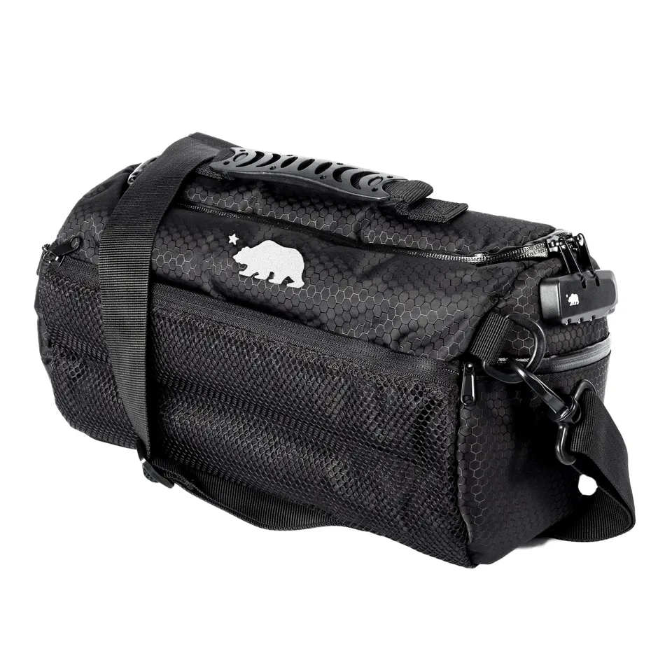 cali-crusher-duffles-cali-duffle-bag-small-sac-anti-odeur-12 image 1