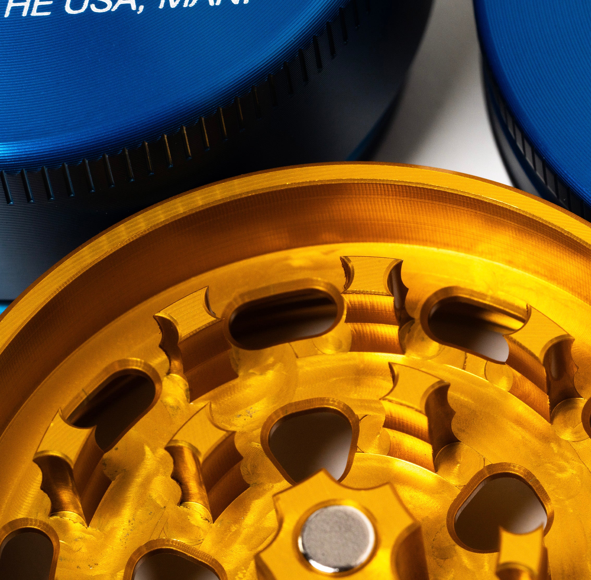santa-cruz-shredder-aluminum-grinder-3-pi-ces-m-dium-bleu-dor image 6
