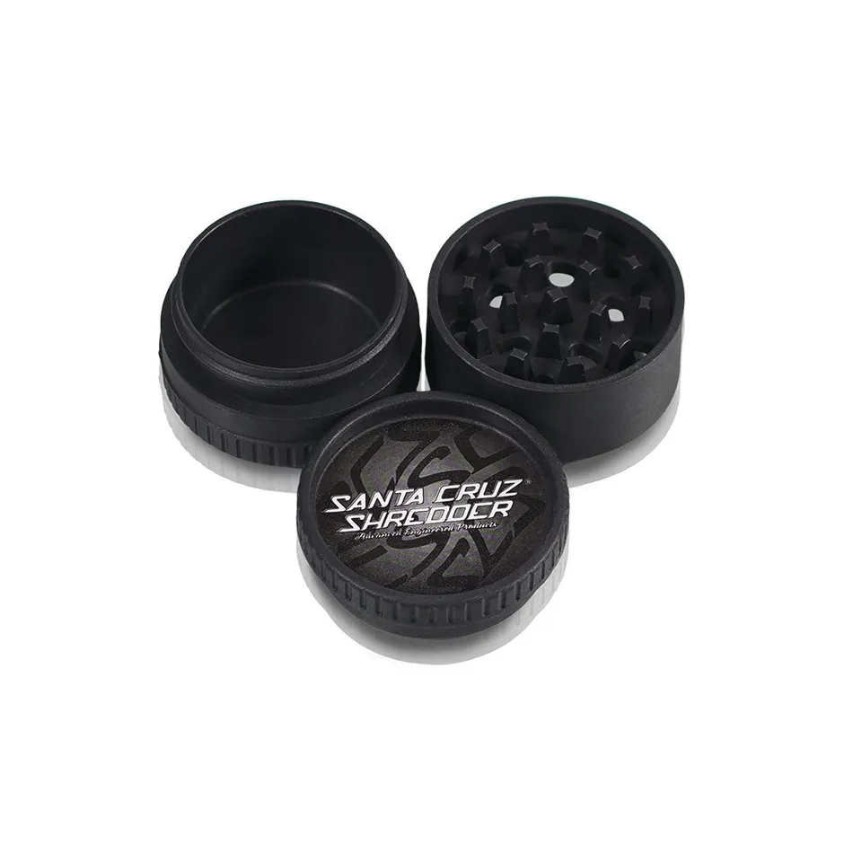 santa-cruz-shredder-hemp-grinder-3-parties-noir image 1