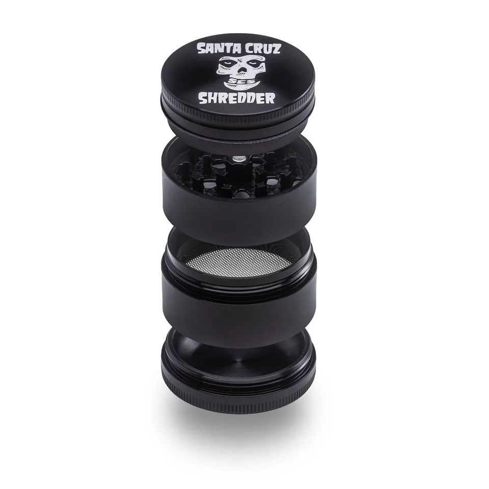 santa-cruz-shredder-aluminum-skull-moulin-herbes-4-parties-noir image 1