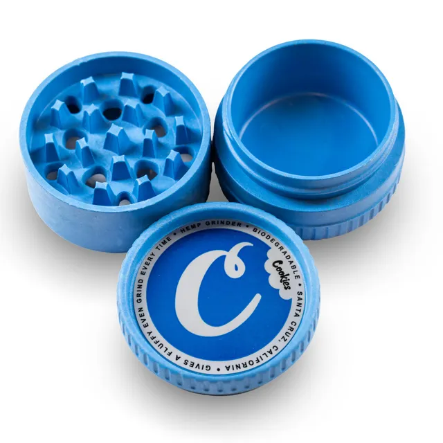 santa-cruz-shredder-hemp-cookies-grinder-3-parties-bleu image 1